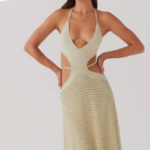 Elegant Cream Lace Maxi Dress - Picture 1 of 5